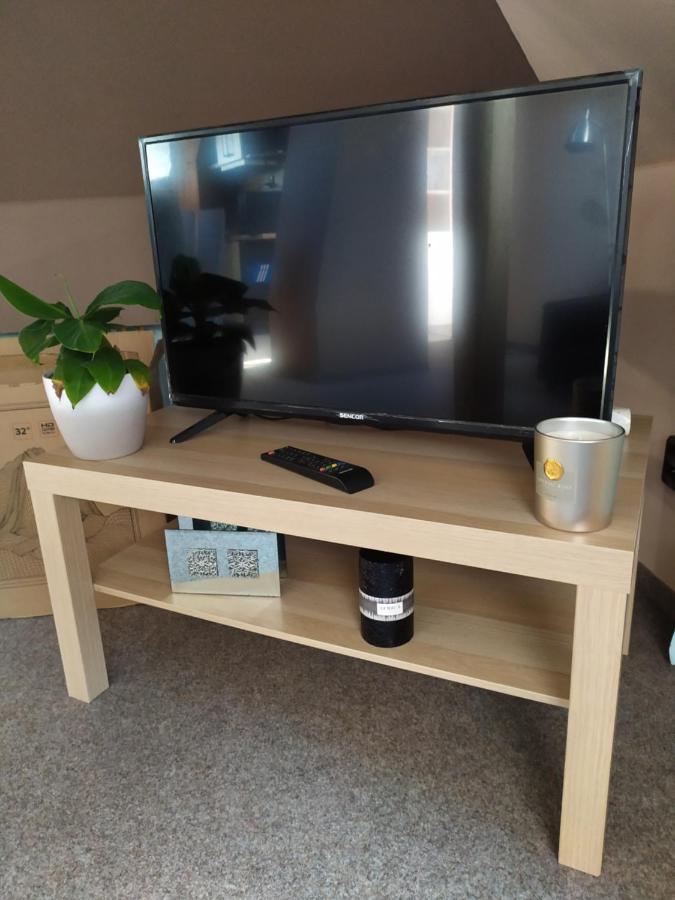 Апартаменты Podkrovni Apartman V Prirode, Vhodny K Relaxaci I Na Sluzebni Cesty Cerna u Bohdance Экстерьер фото