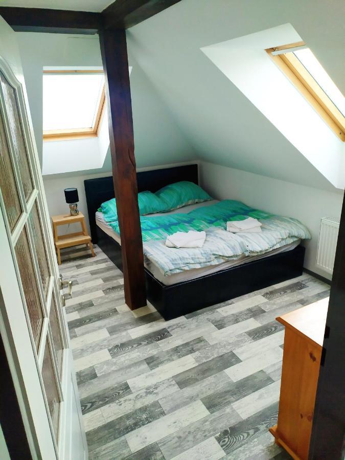 Апартаменты Podkrovni Apartman V Prirode, Vhodny K Relaxaci I Na Sluzebni Cesty Cerna u Bohdance Экстерьер фото
